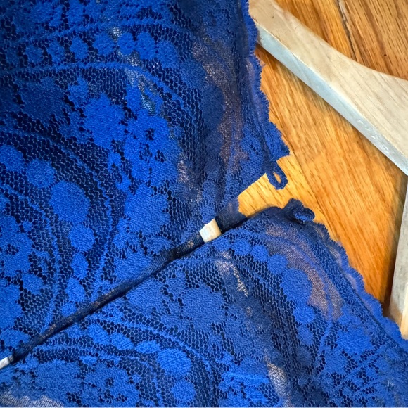 Navy Lace Shift Dress - Picture 4 of 5